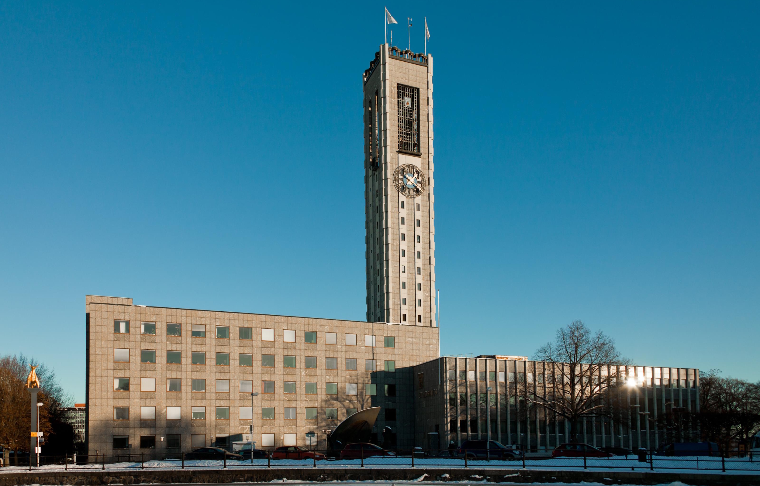 Stadshuset i Västerås, under vintertid med snö och is.